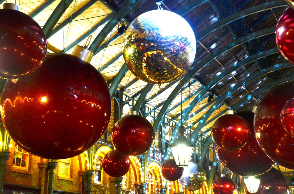 Decorazioni natalizie a Covent Garden, Londra